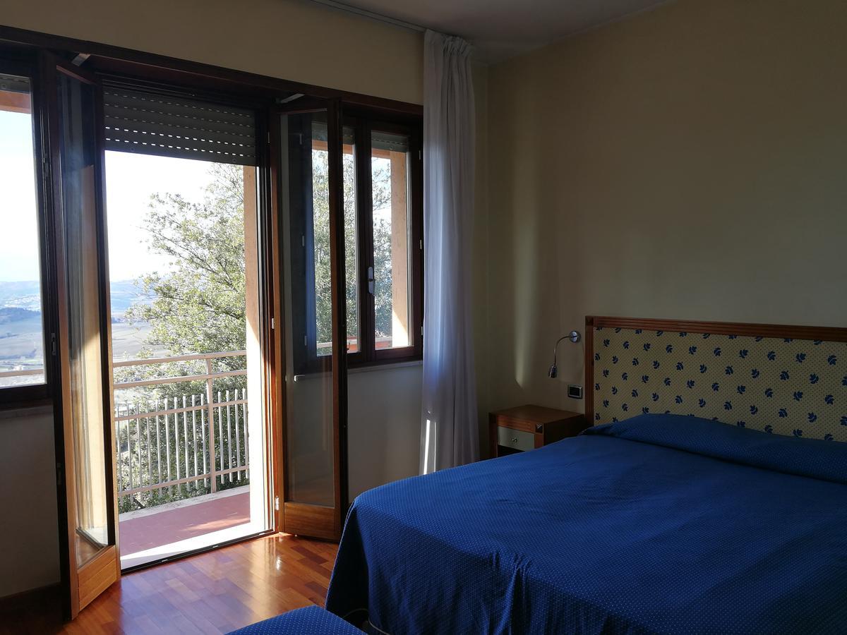 Hotel Il Castellaccio Piccione Luaran gambar