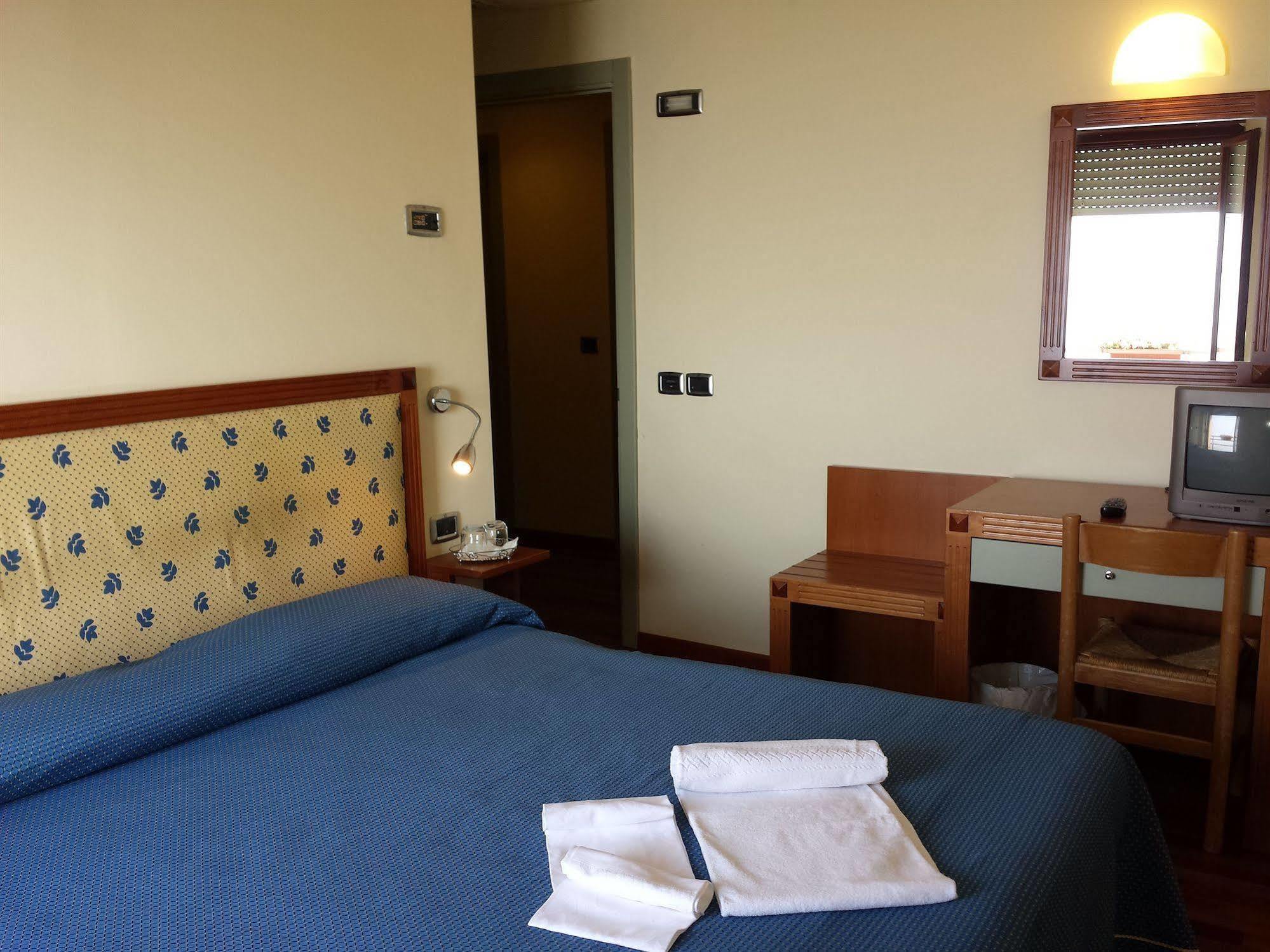 Hotel Il Castellaccio Piccione Luaran gambar