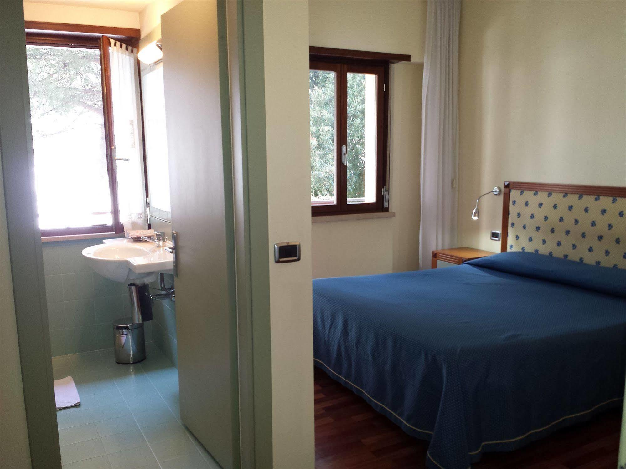 Hotel Il Castellaccio Piccione Luaran gambar