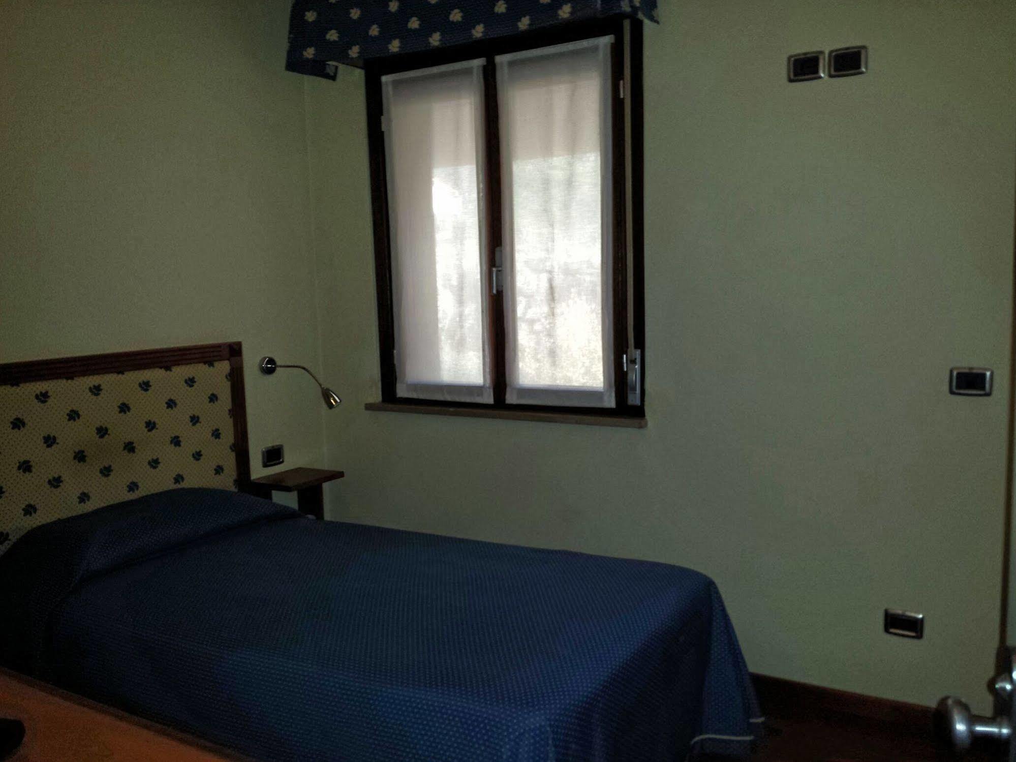Hotel Il Castellaccio Piccione Luaran gambar