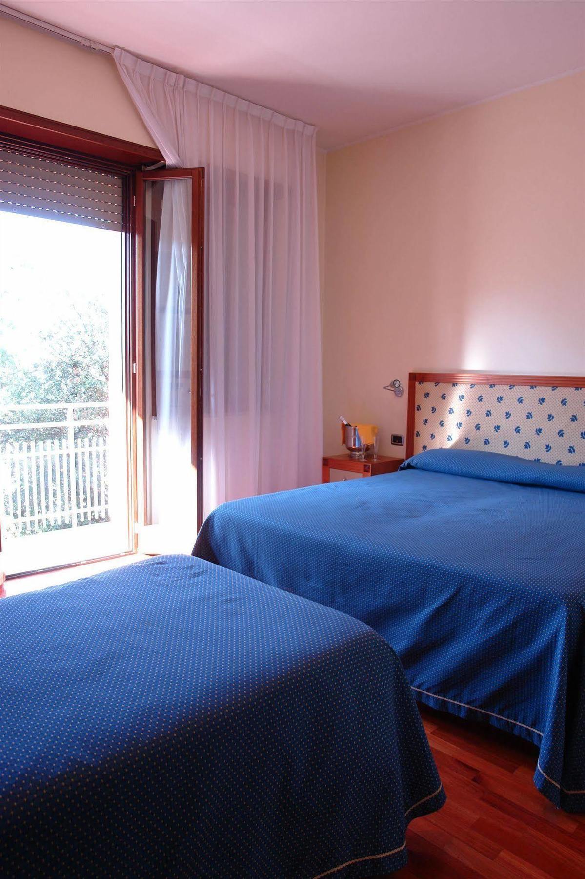 Hotel Il Castellaccio Piccione Luaran gambar