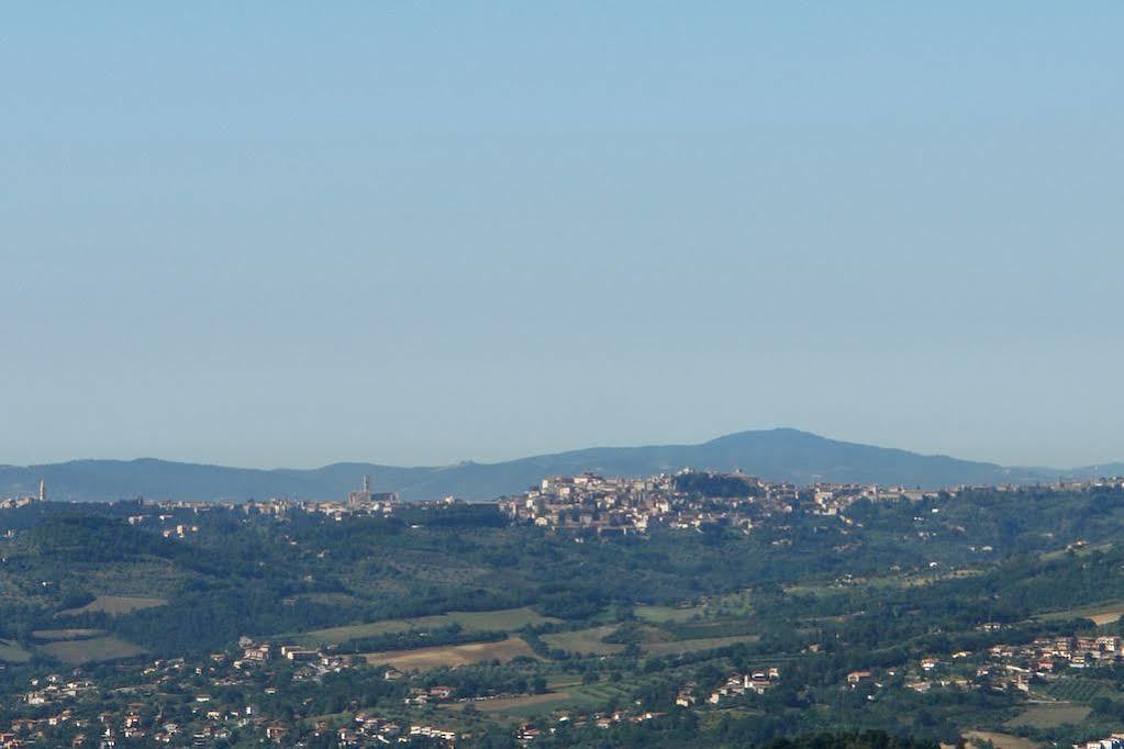 Hotel Il Castellaccio Piccione Luaran gambar